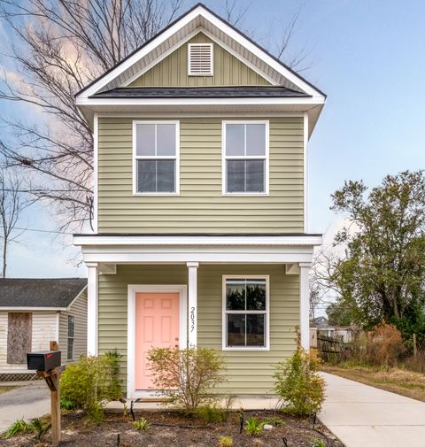 A home in North Charleston