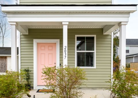 A home in North Charleston