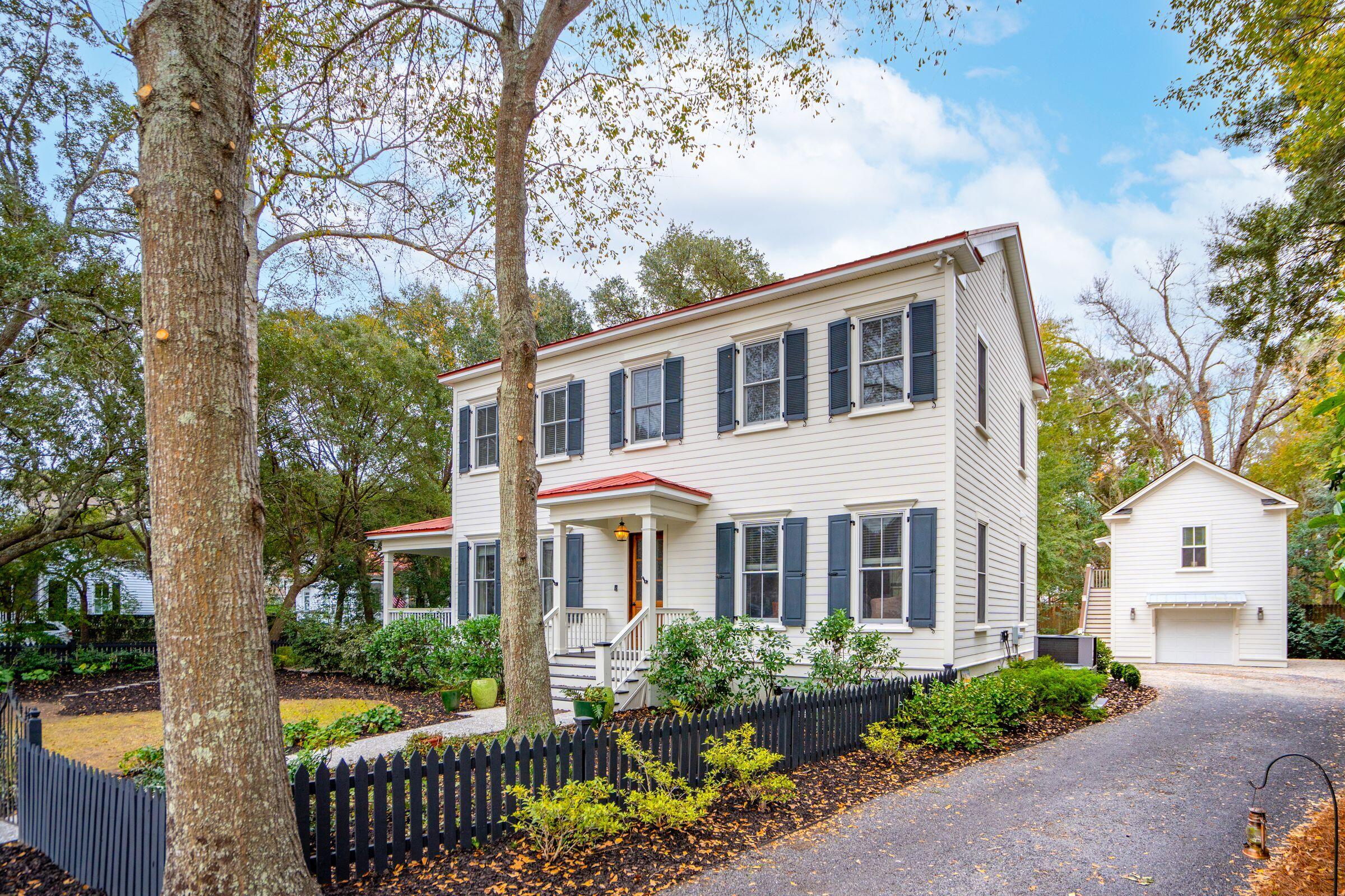 305 N Civitas Street