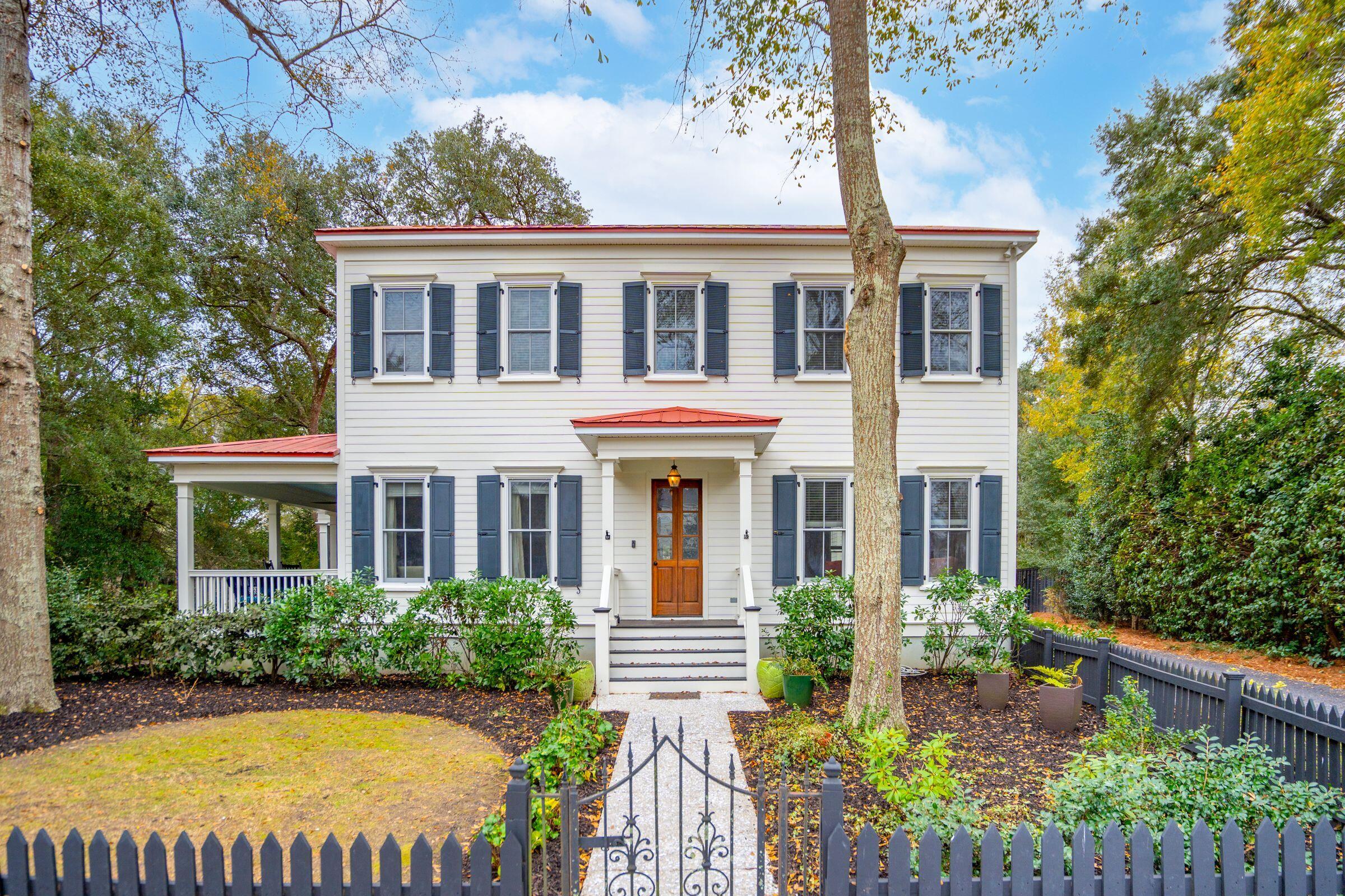 305 N Civitas Street