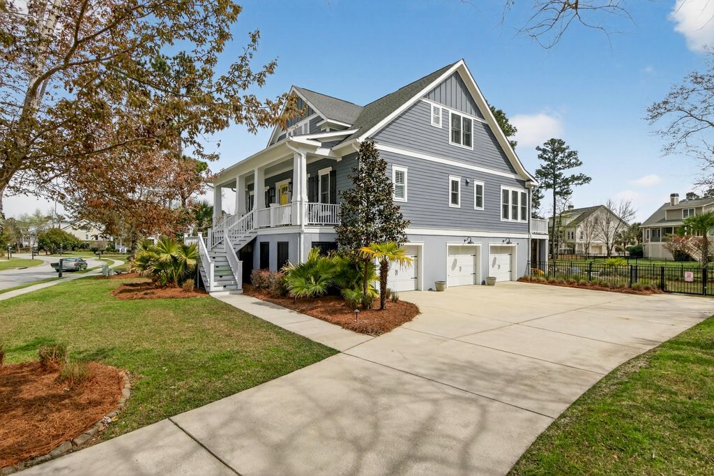 Photo of 1748 W Canning Drive, Mount Pleasant, SC 29466 (MLS # 26007085)