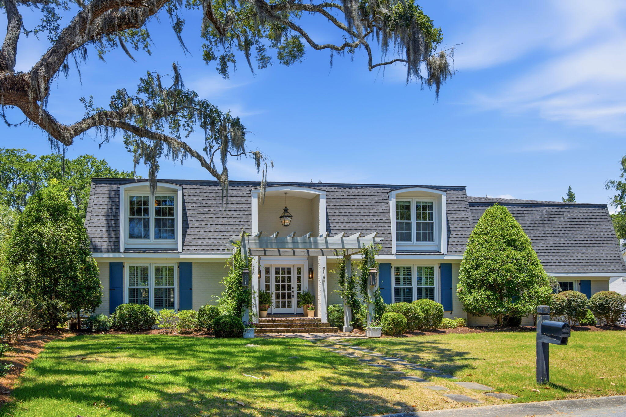 710 Creekside Drive