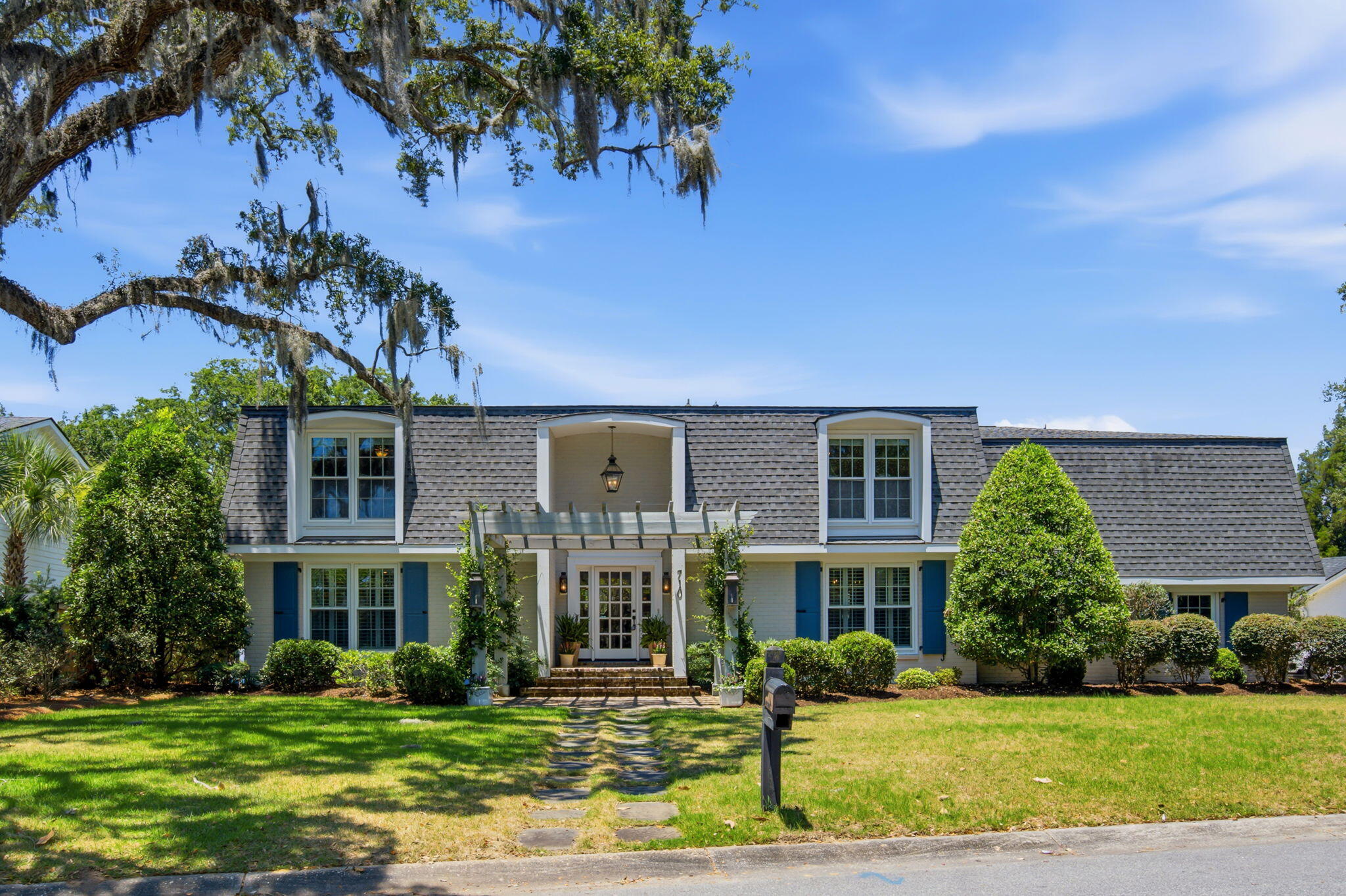 710 Creekside Drive