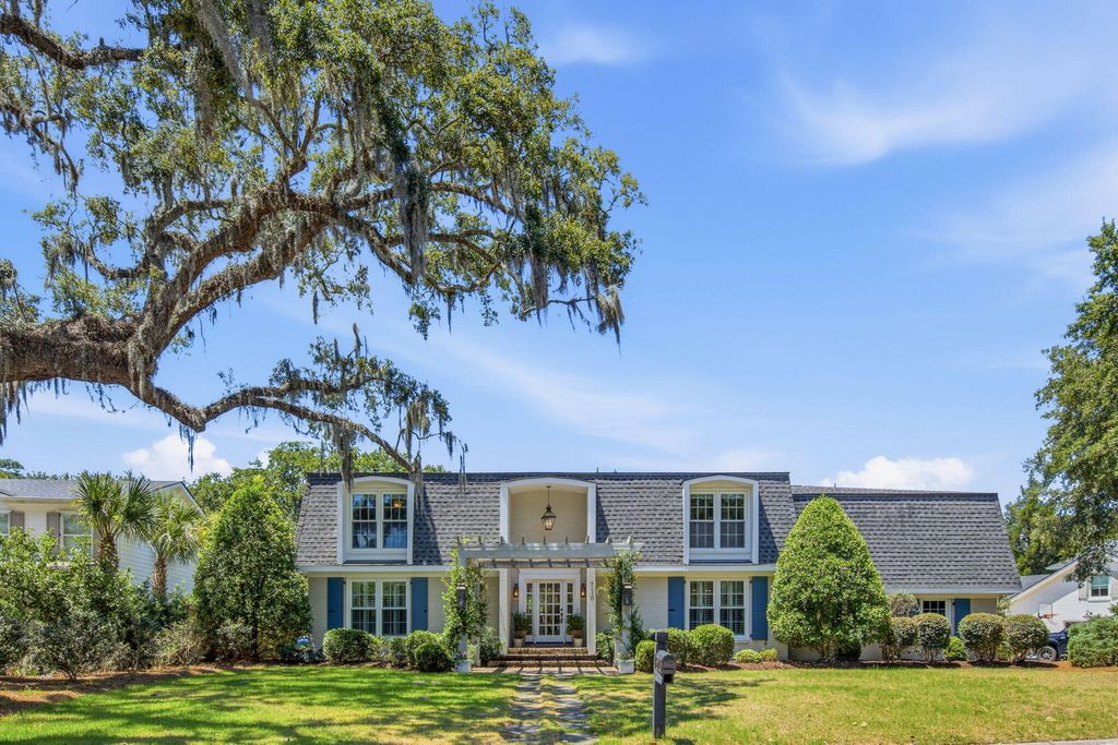 Photo of 710 Creekside Drive, Mount Pleasant, SC 29464 (MLS # 26018241)