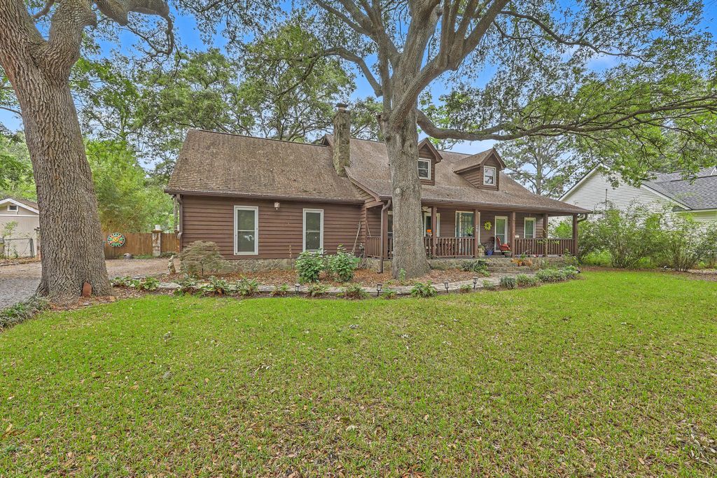 Photo of 38 Crosscreek Drive, Charleston, SC 29412 (MLS # 26012552)