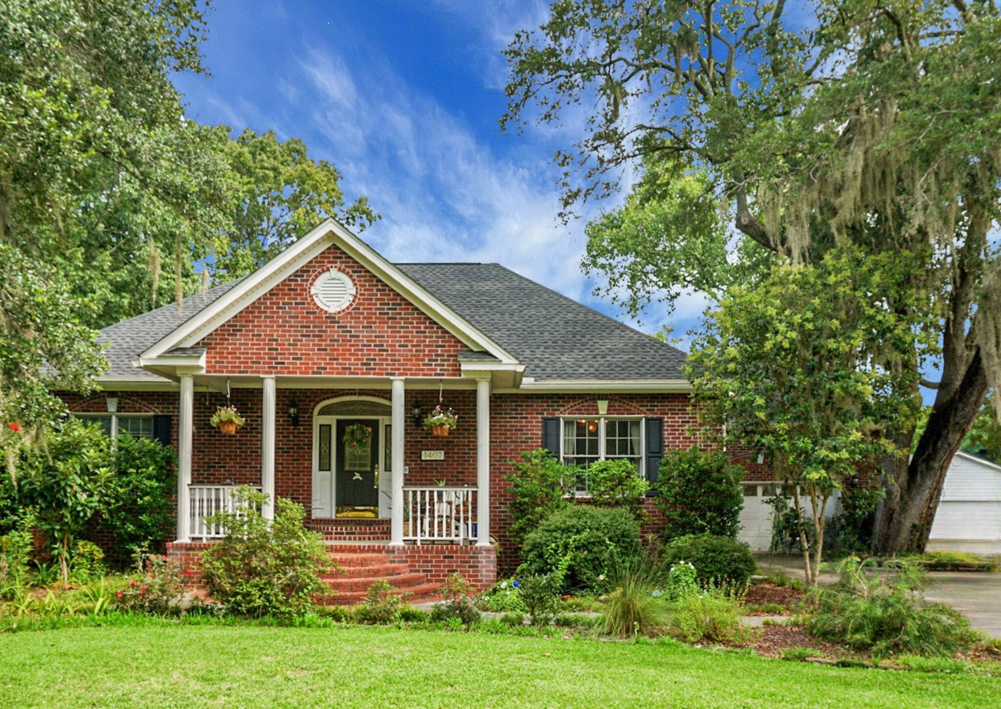 1407 Dennis Boulevard
