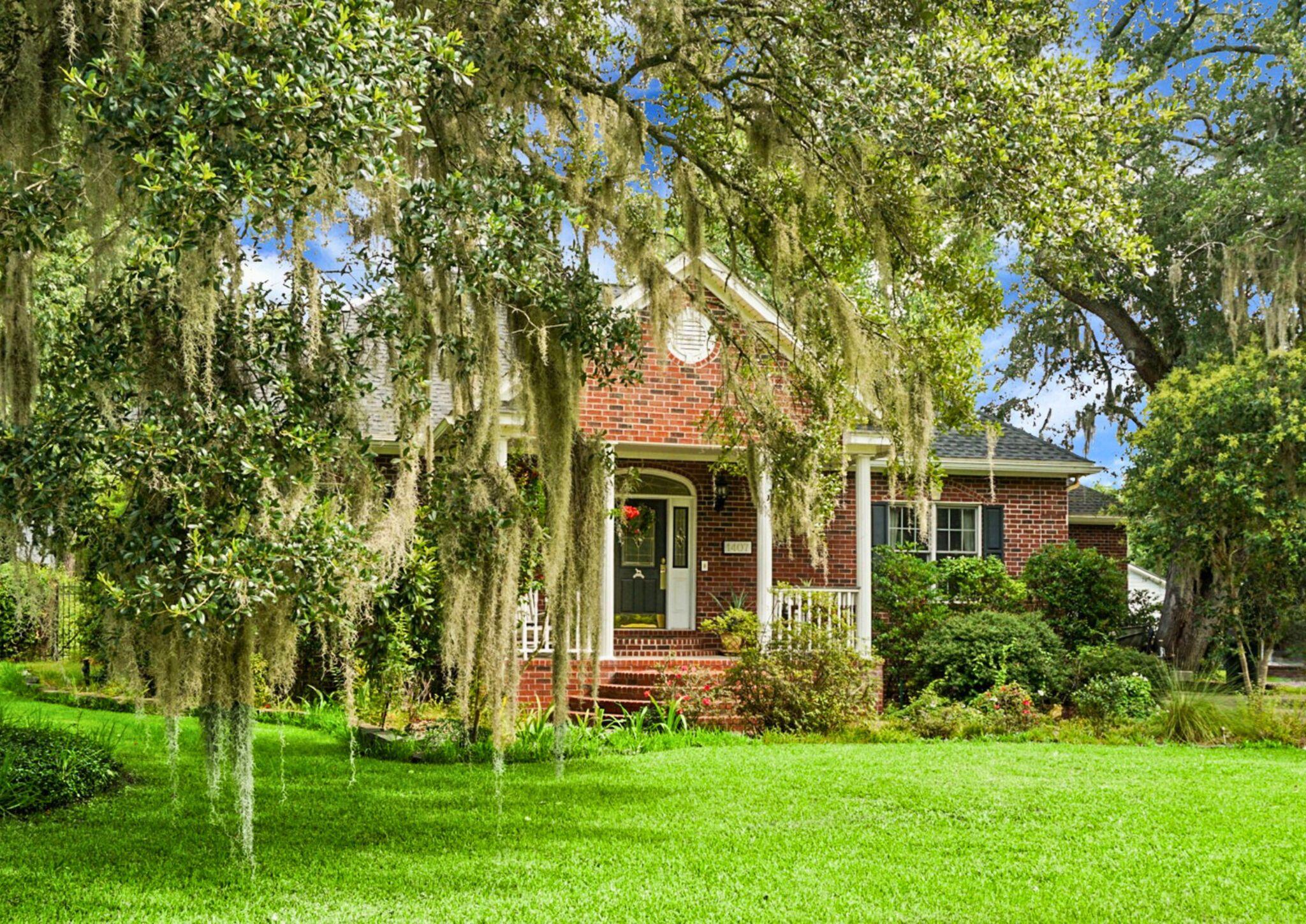 1407 Dennis Boulevard