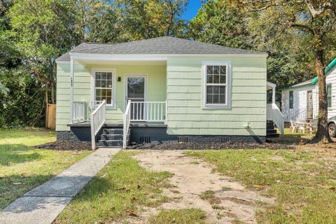 A home in North Charleston