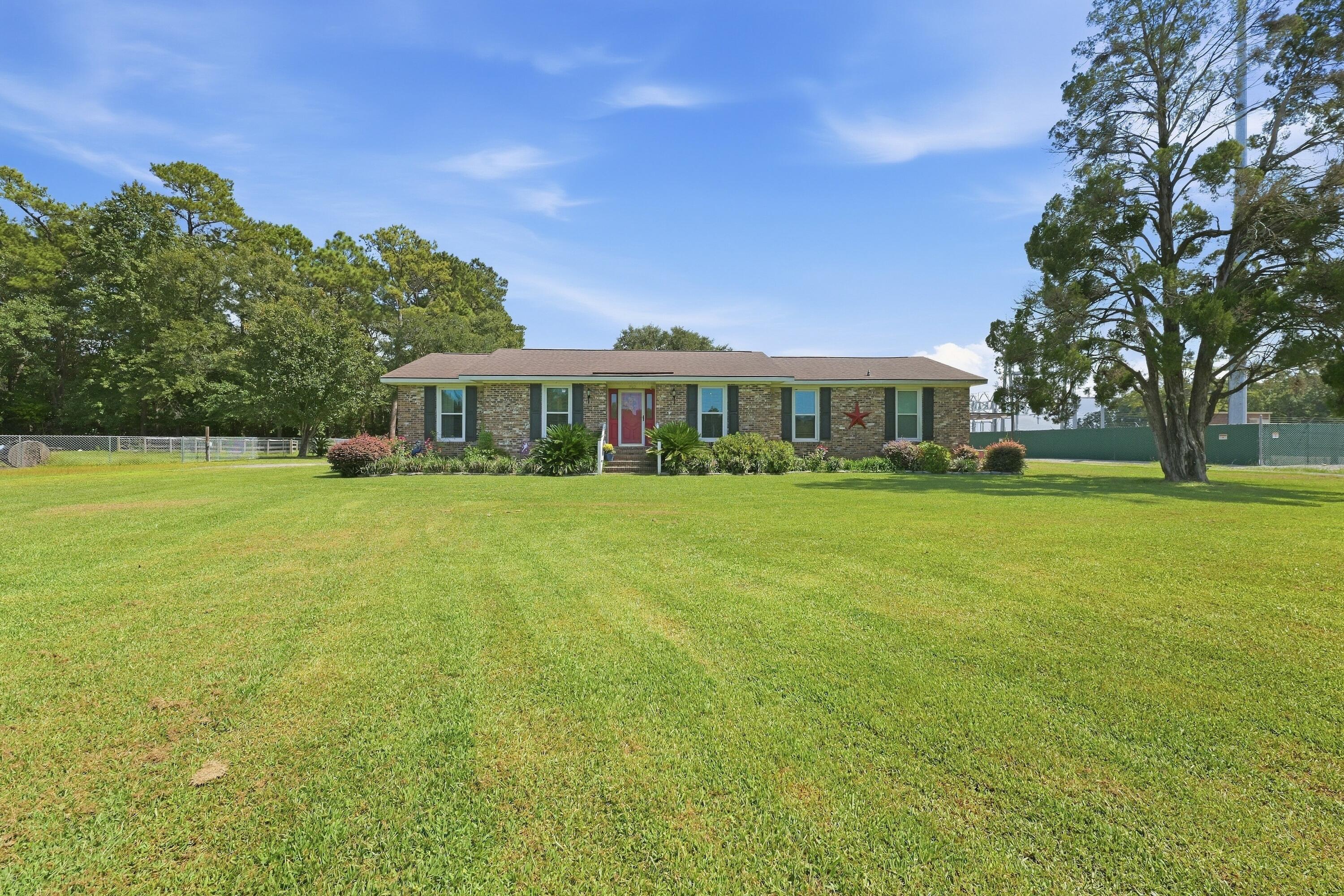 1922 S Live Oak Drive