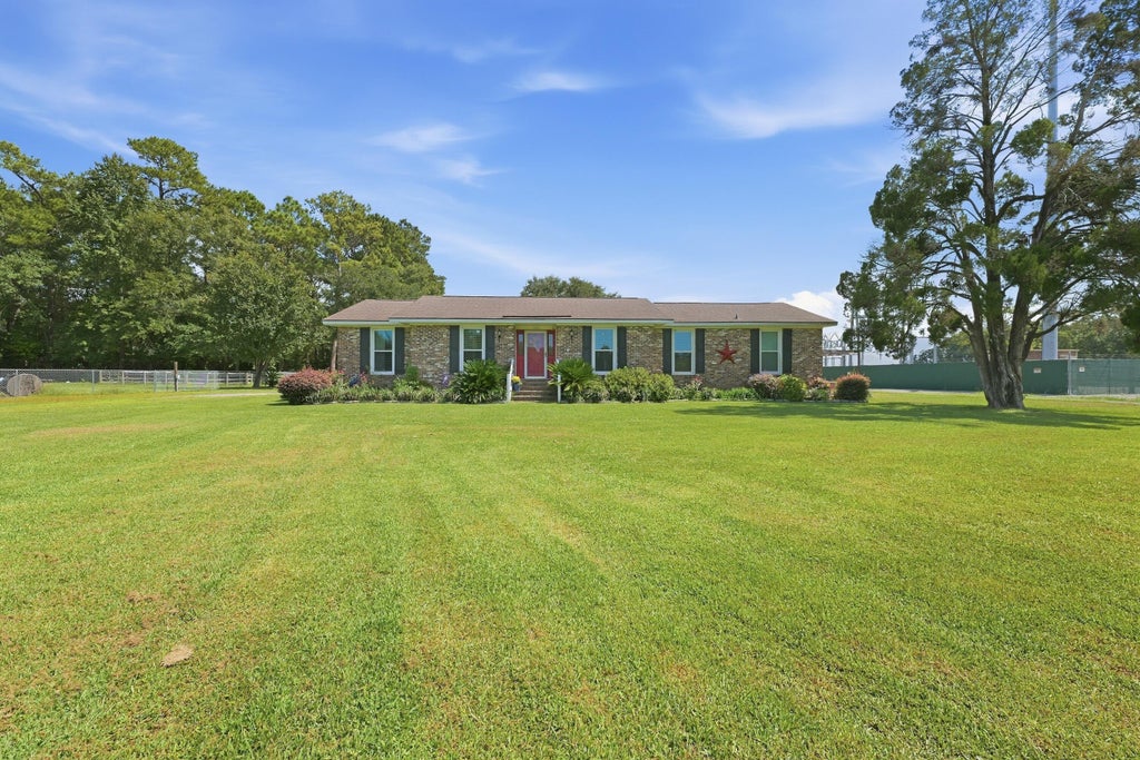 Photo of 1922 S Live Oak Drive, Moncks Corner, SC 29461 (MLS # 26026208)