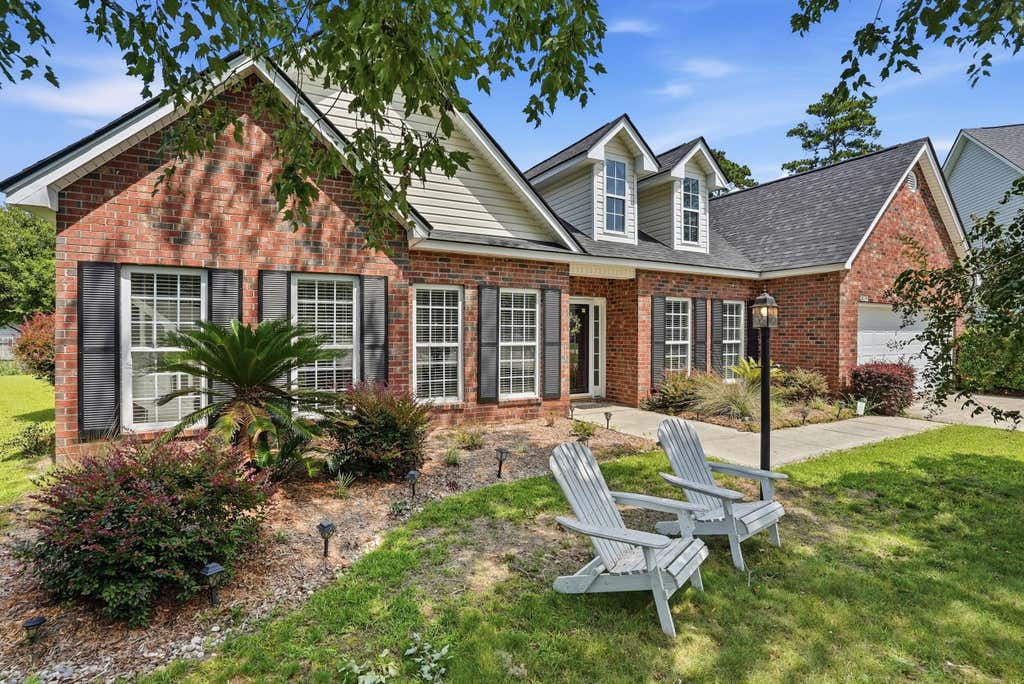 Photo of 4905 Hillsborough Place, Summerville, SC 29485 (MLS # 26023456)