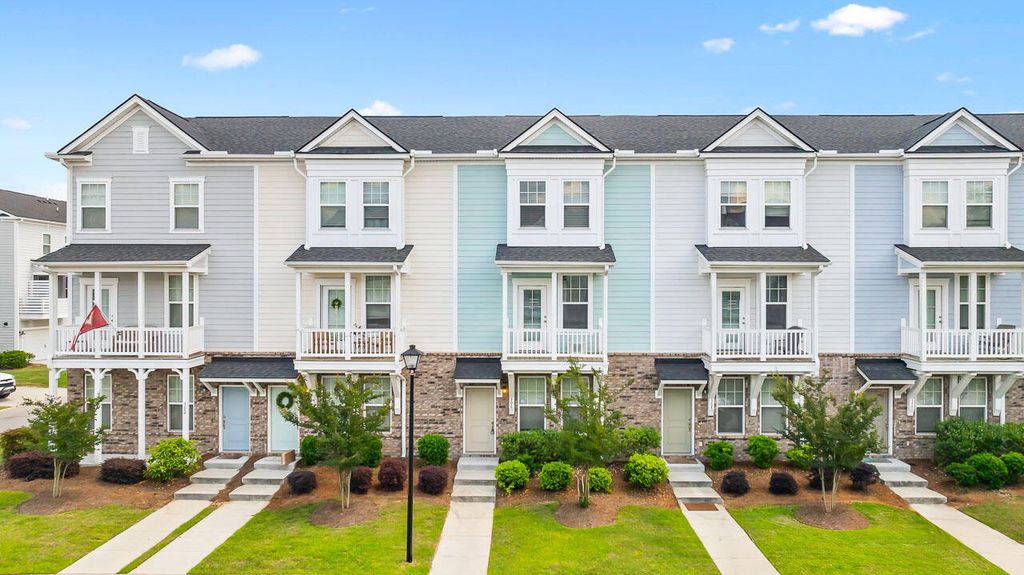 Photo of 306 Pathfinder Way, Charleston, SC 29492 (MLS # 26011799)