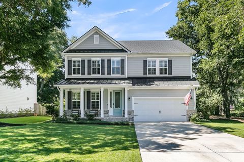 Photo of 1201 Gannett Road, Mount Pleasant, SC 29464 (MLS # 26000241)