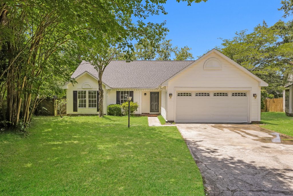 Photo of 105 Ceaton Court, Goose Creek, SC 29445 (MLS # 26014543)