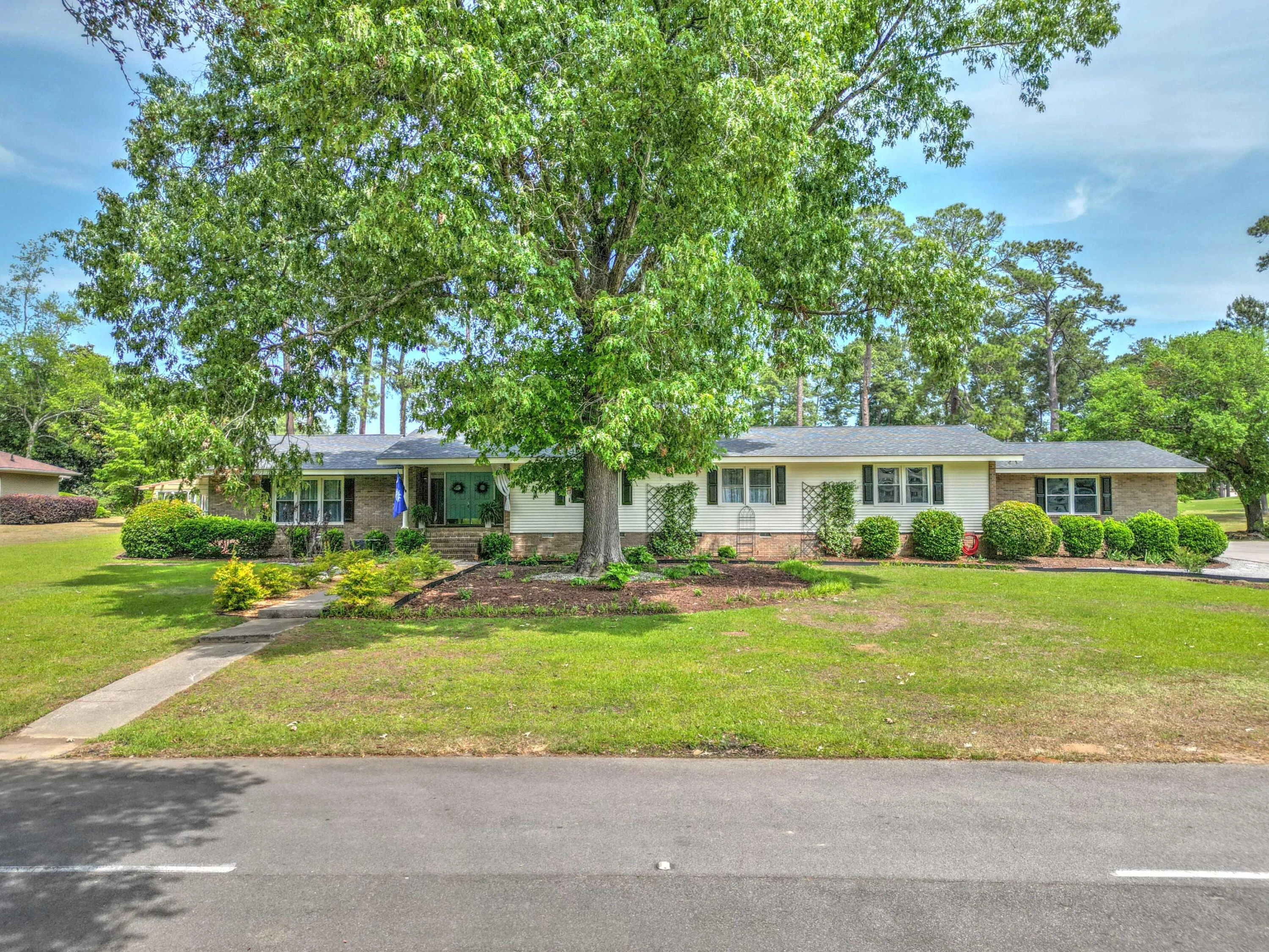 127 Cooper Circle