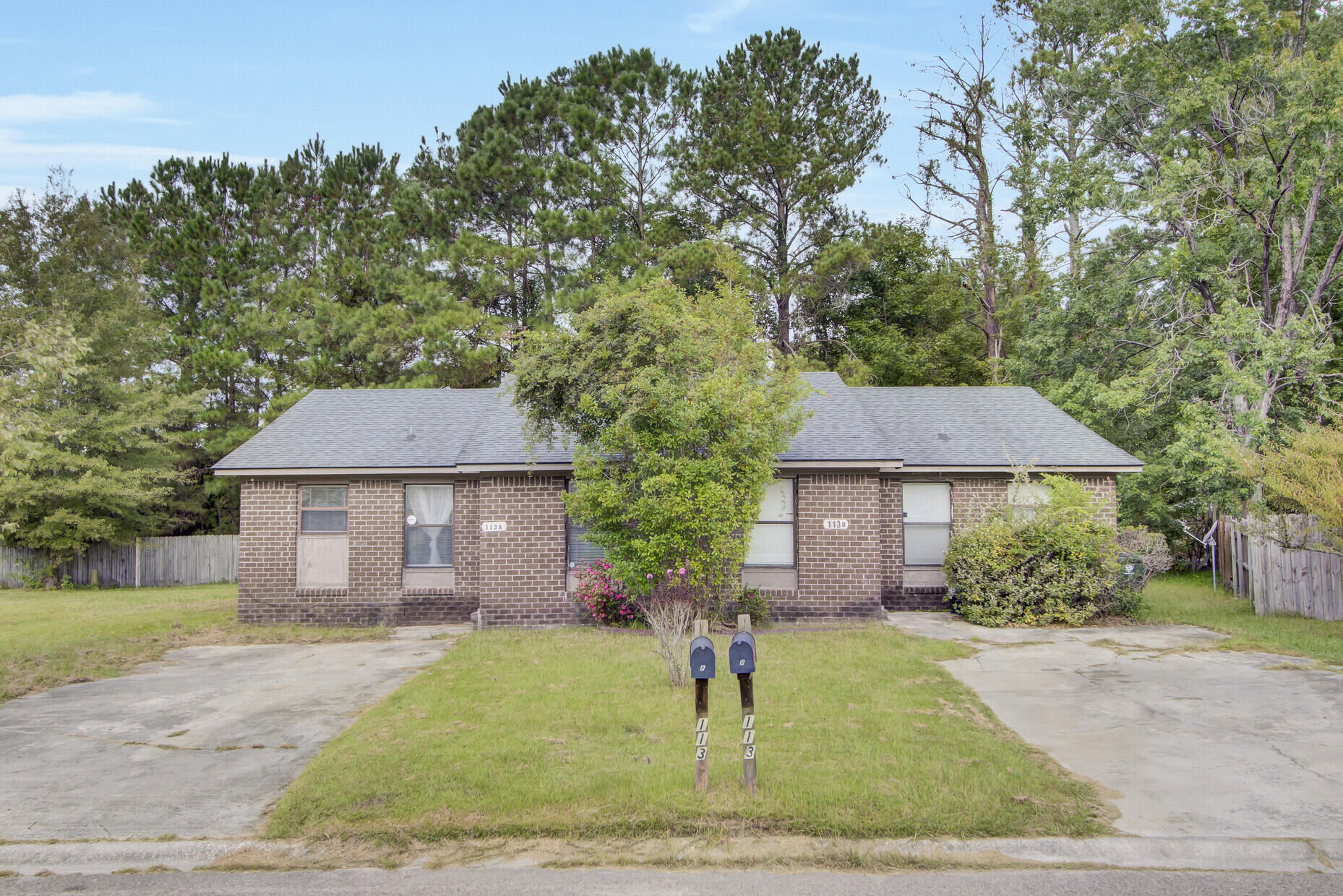 View Summerville, SC 29483 house