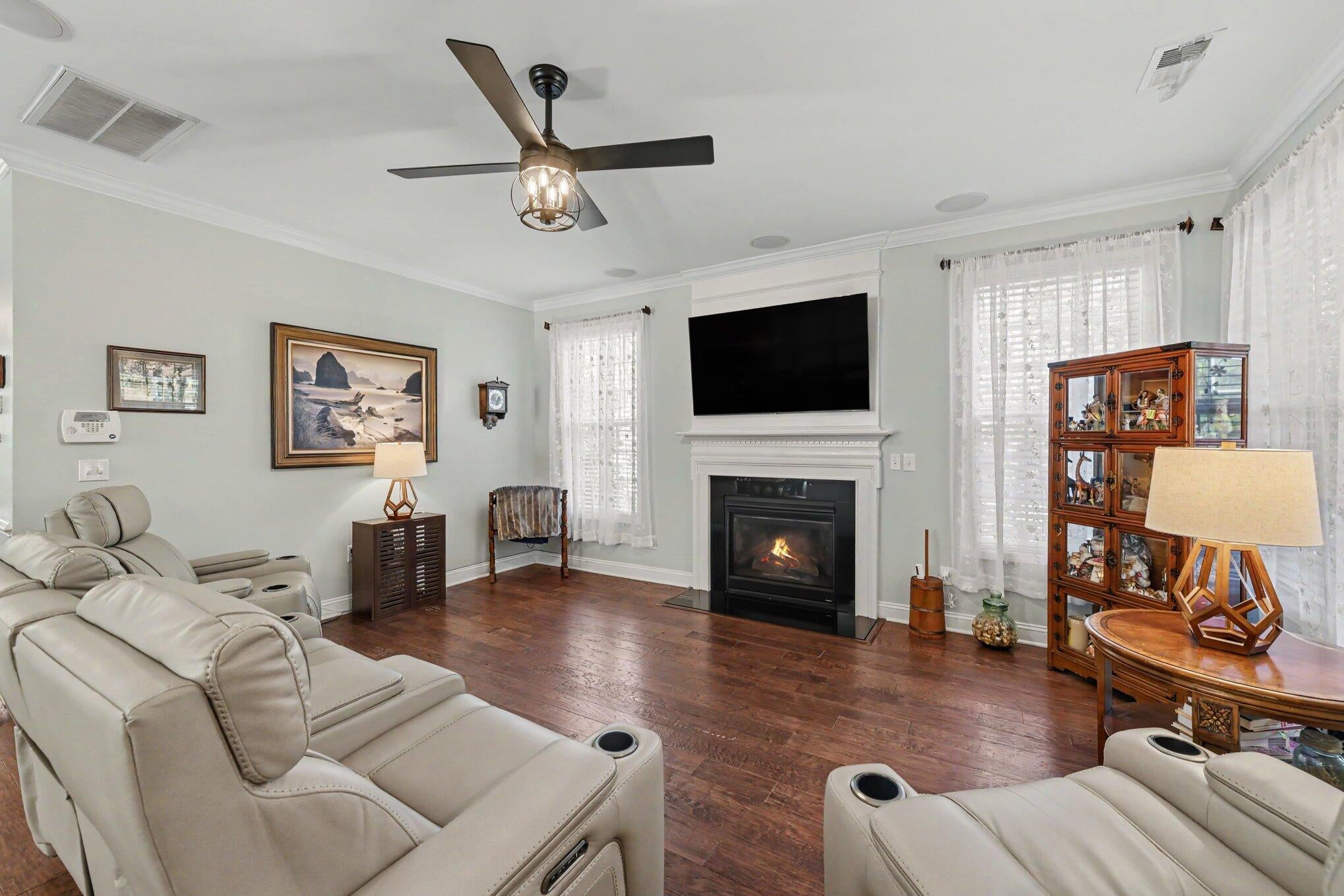 305 Hundred Oaks Parkway