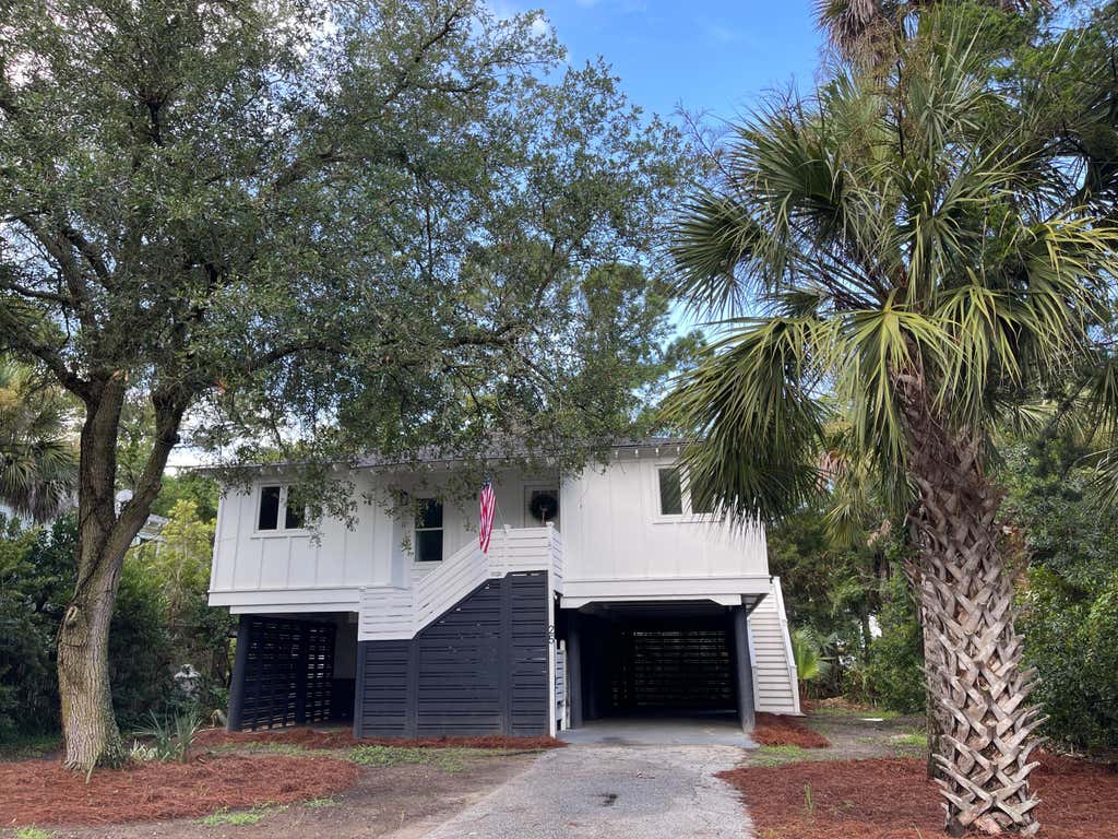 Photo of 25 Sandcrab Court, Isle of Palms, SC 29451 (MLS # 26022316)