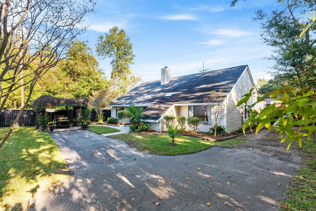 Photo of 1126 Middleton Court, Mount Pleasant, SC 29464 (MLS # 25029834)