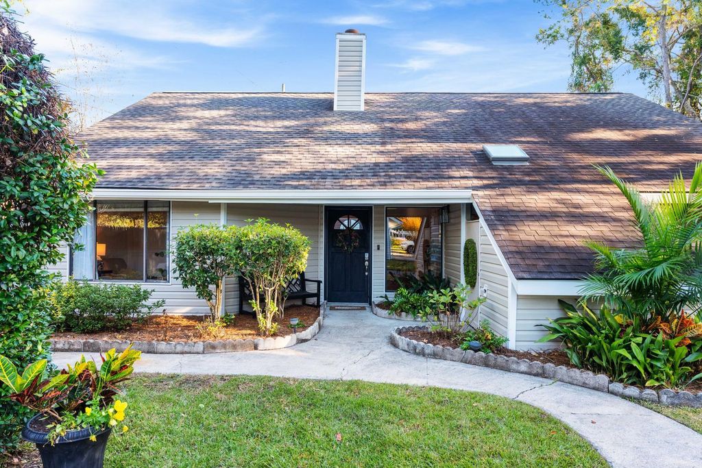 Photo of 1126 Middleton Court, Mount Pleasant, SC 29464 (MLS # 25029834)