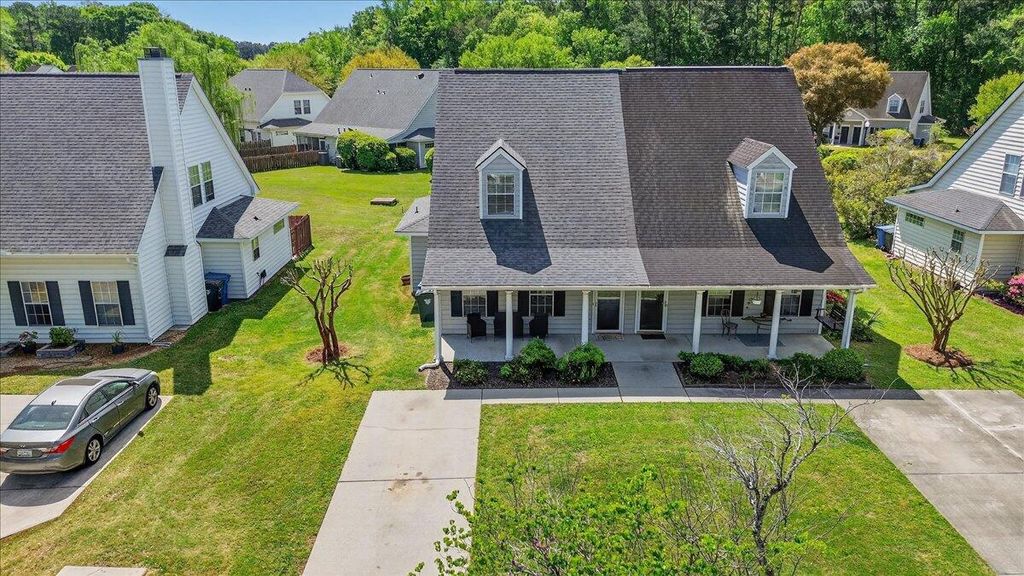 Photo of 4808 Habersham Lane, Summerville, SC 29485 (MLS # 26009638)