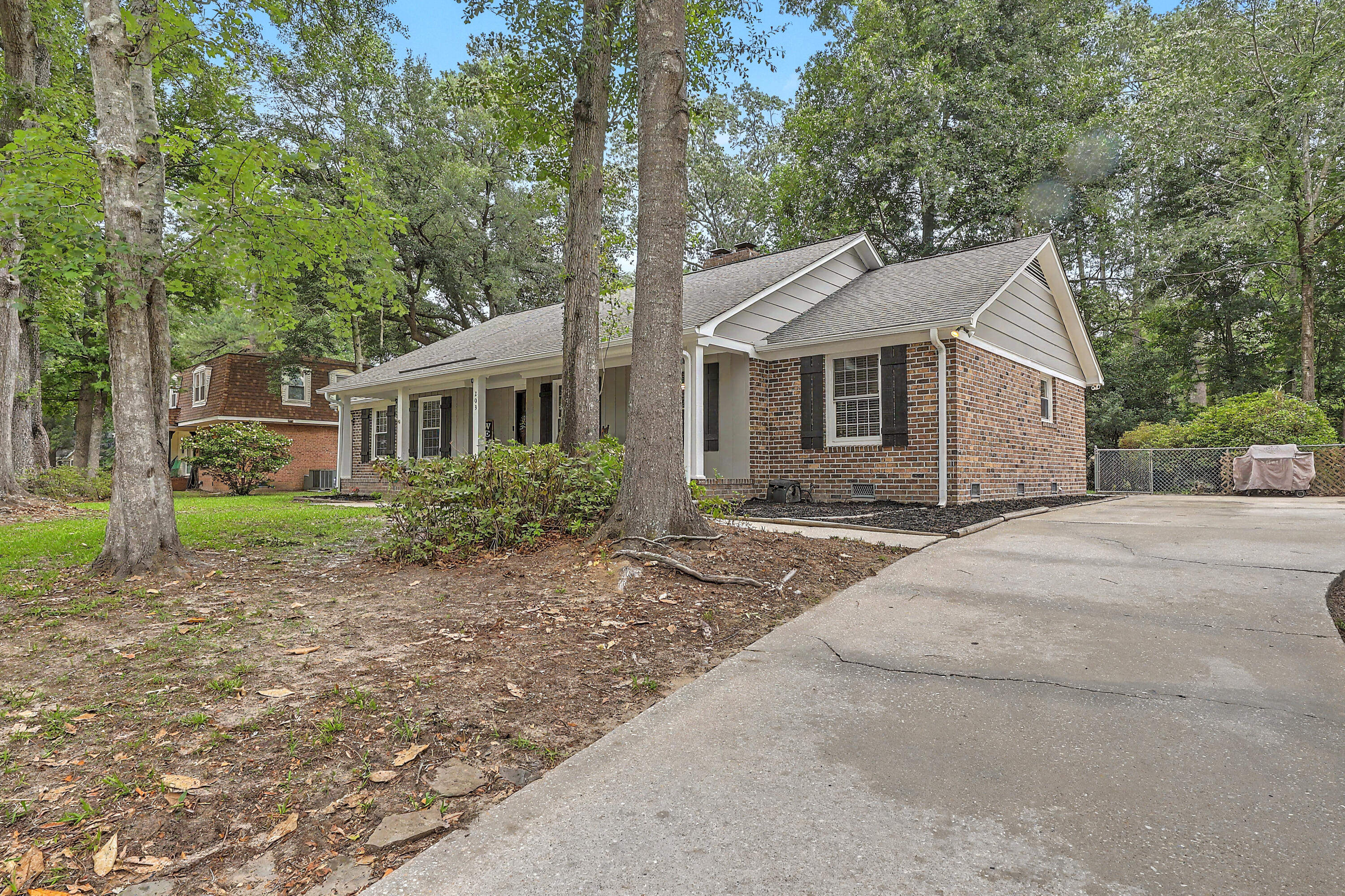 203 Shaftesbury Lane