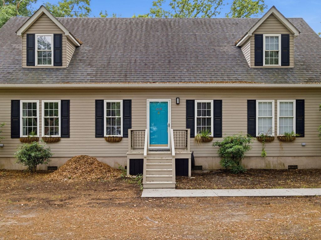 Photo of 1519 Rifle Range Road, Mount Pleasant, SC 29464 (MLS # 26013143)