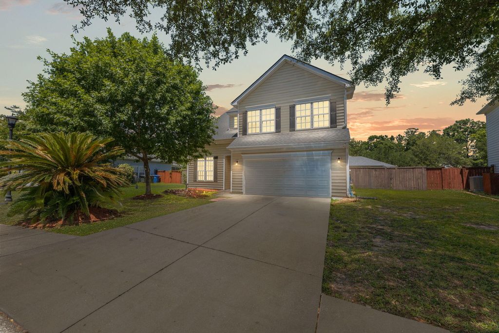 Photo of 9404 Divot Lane, Summerville, SC 29485 (MLS # 26014691)