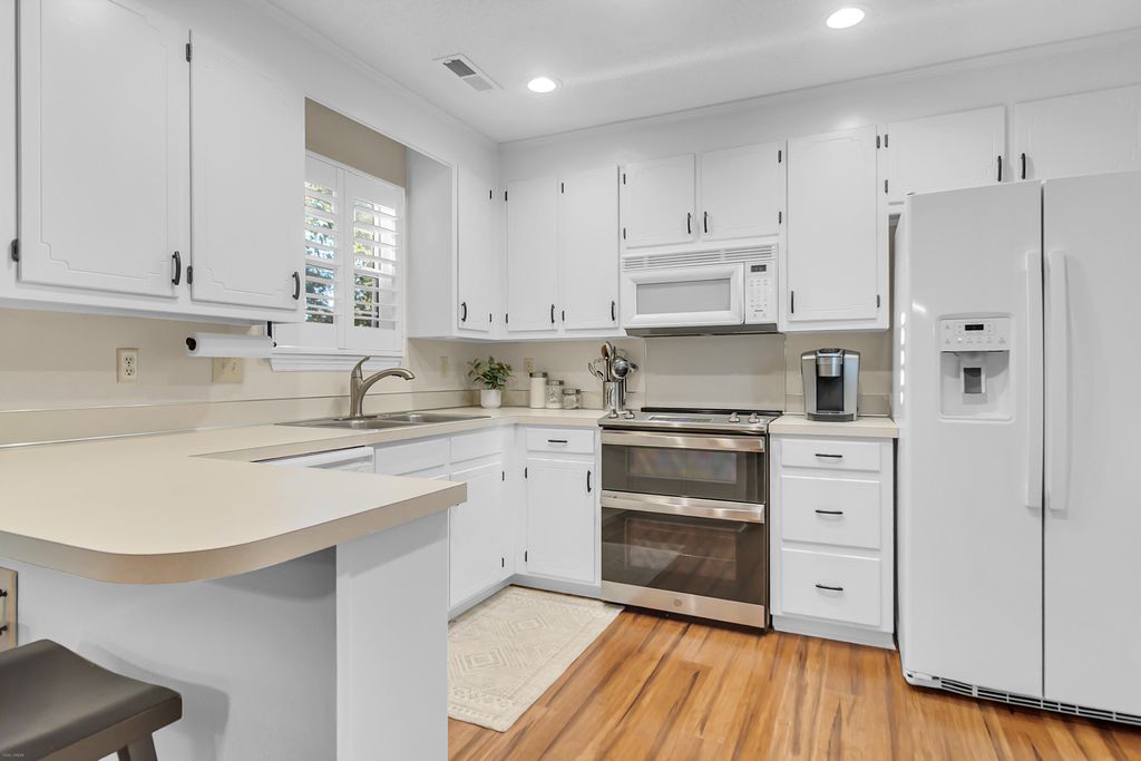 Photo of 108 Apache Drive, Summerville, SC 29483 (MLS # 25030292)