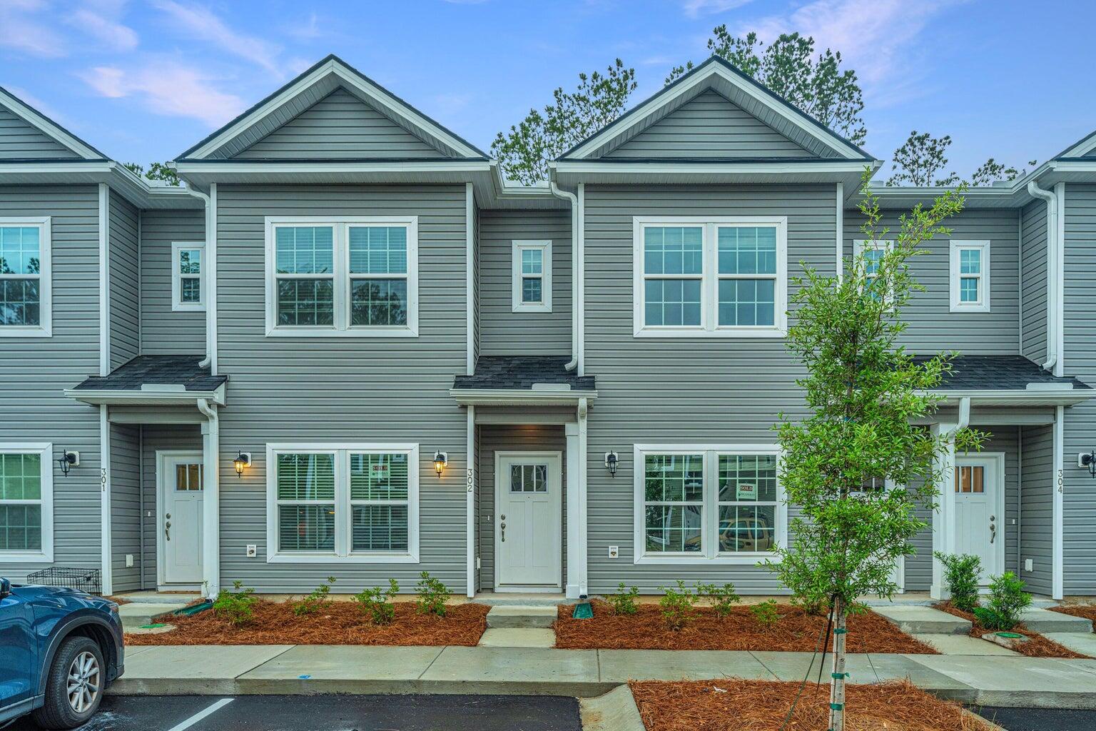 902 Twin Rivers Drive