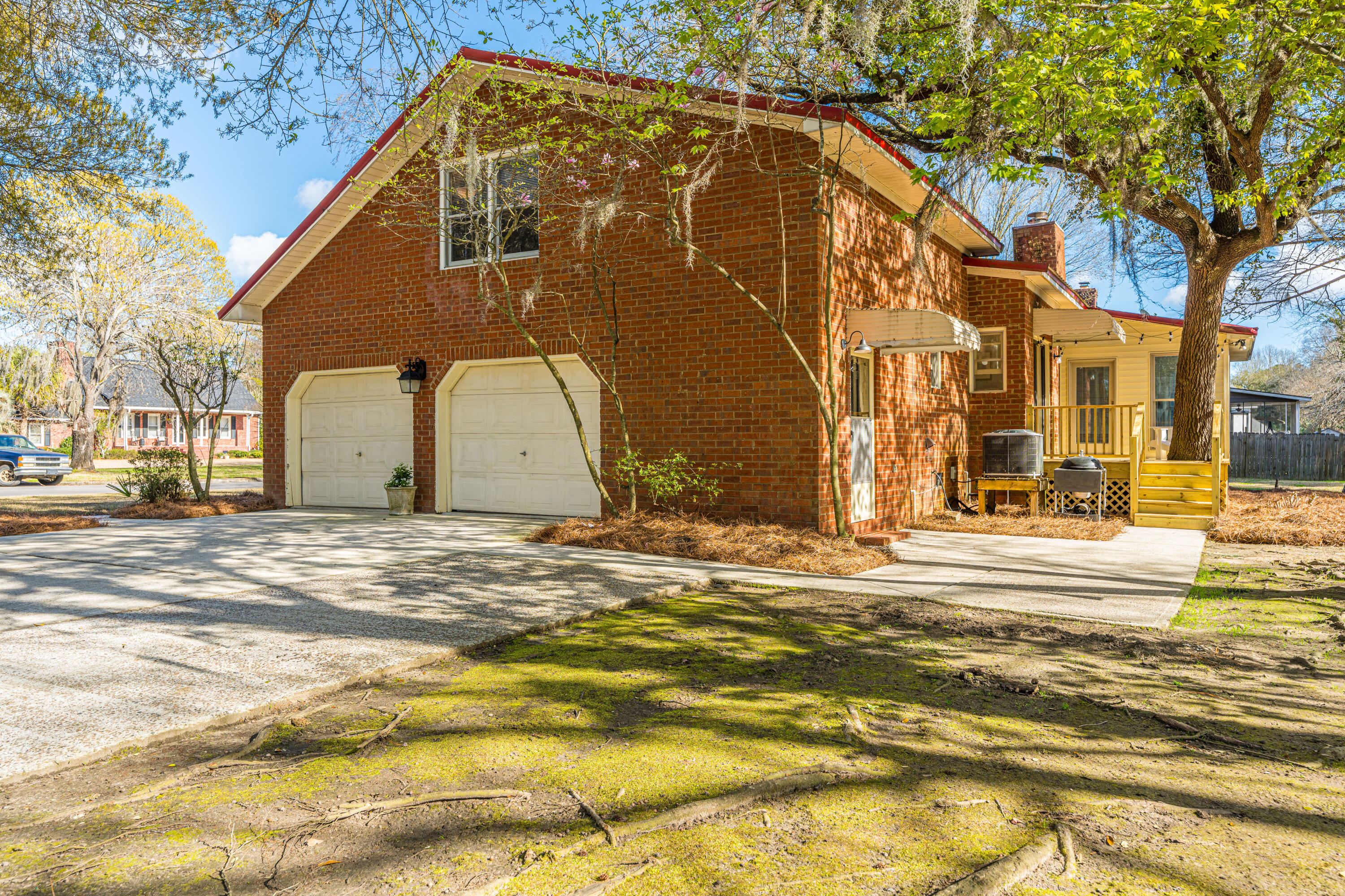 2206 Hunter Creek Drive