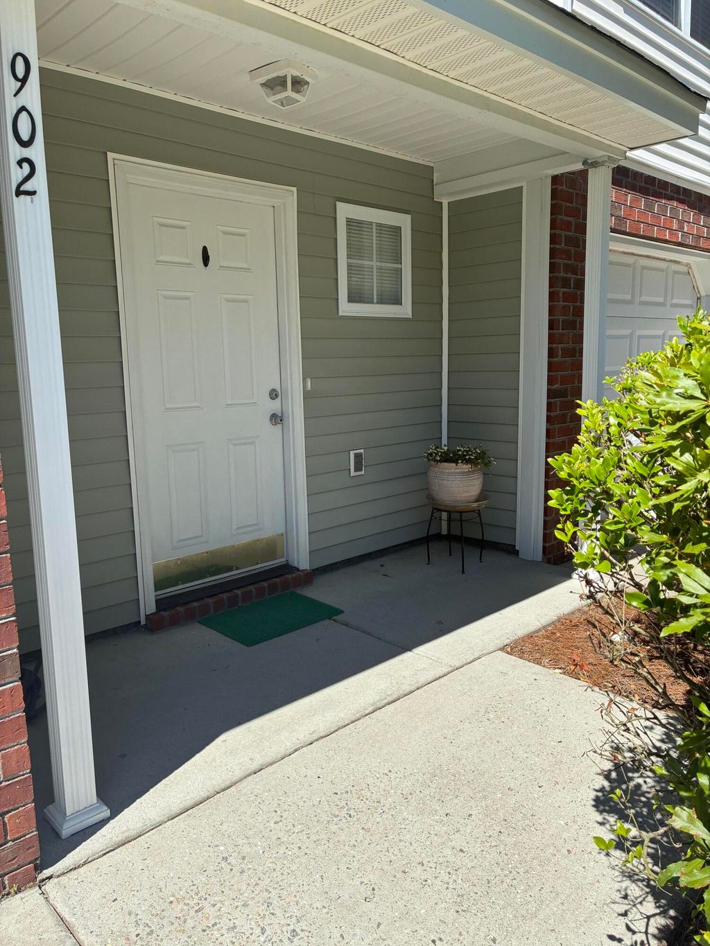 Photo of 902 Yellow Hawthorn Circle, Summerville, SC 29483 (MLS # 26014267)