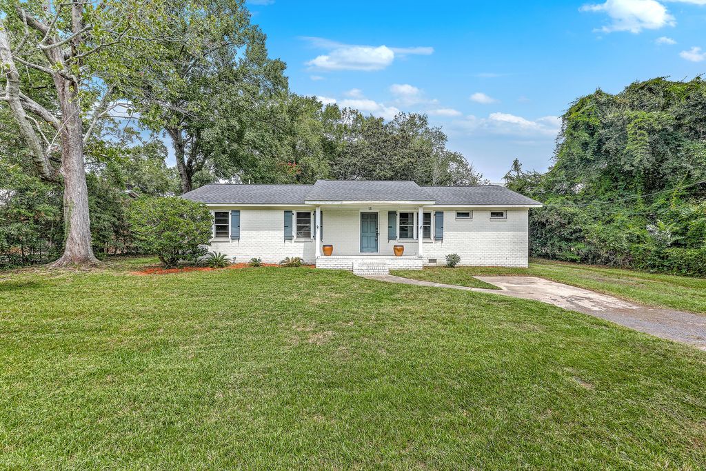 Photo of 1140 Pleasant Pines Road, Mount Pleasant, SC 29464 (MLS # 25023131)