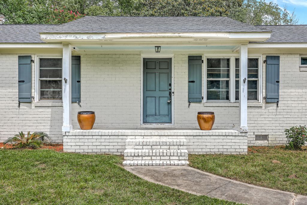Photo of 1140 Pleasant Pines Road, Mount Pleasant, SC 29464 (MLS # 25023131)