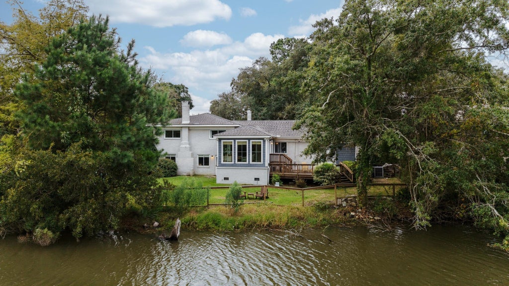 Photo of 345 Confederate Circle, Charleston, SC 29407 (MLS # 26026714)