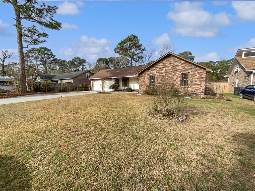 Photo of 109 Heritage Lane, Summerville, SC 29483 (MLS # 26002061)