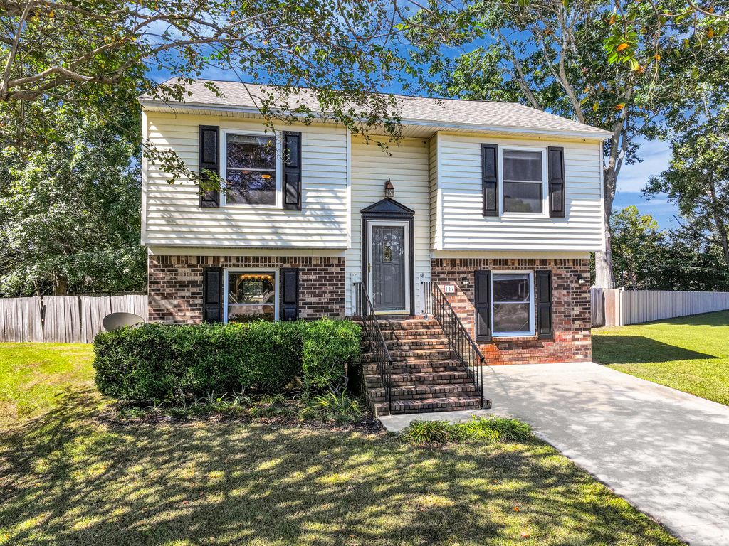Photo of 117 Totem Court, Summerville, SC 29486 (MLS # 25030905)