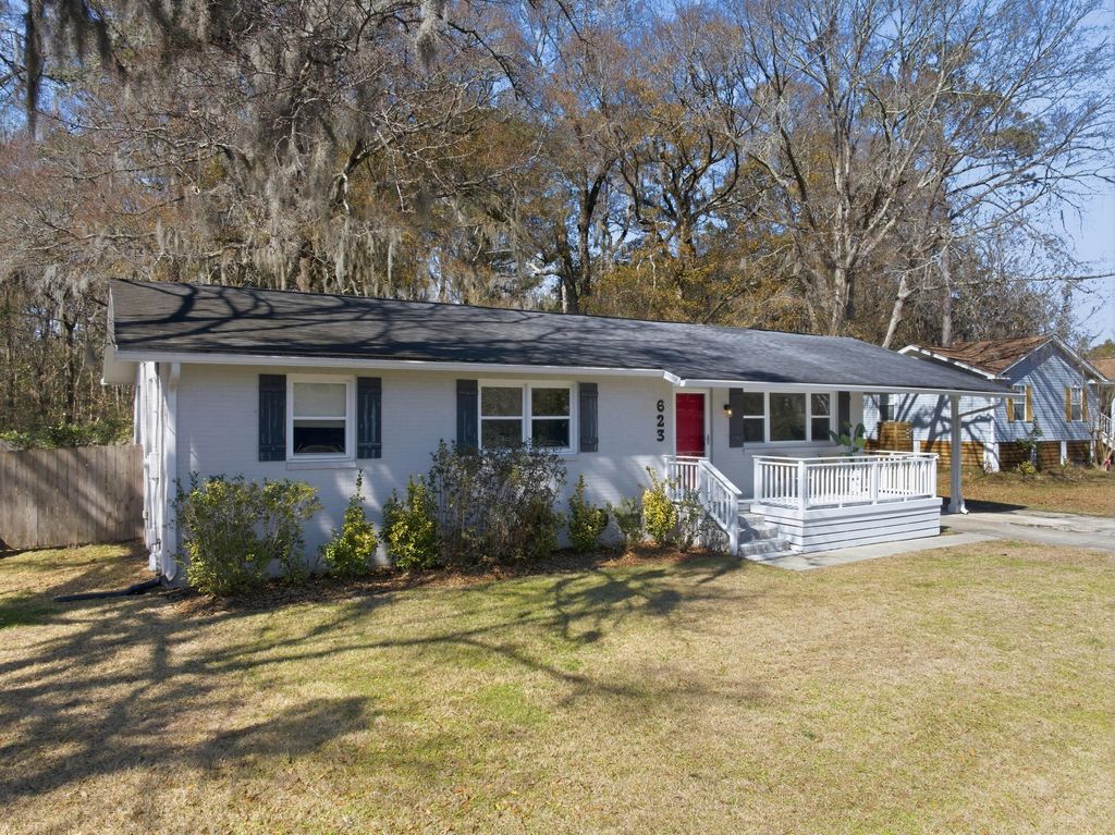 Photo of 623 Constant Drive, Charleston, SC 29412 (MLS # 26005454)
