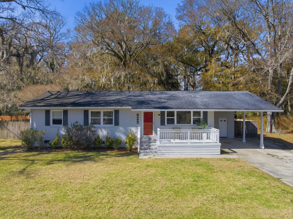Photo of 623 Constant Drive, Charleston, SC 29412 (MLS # 26005454)