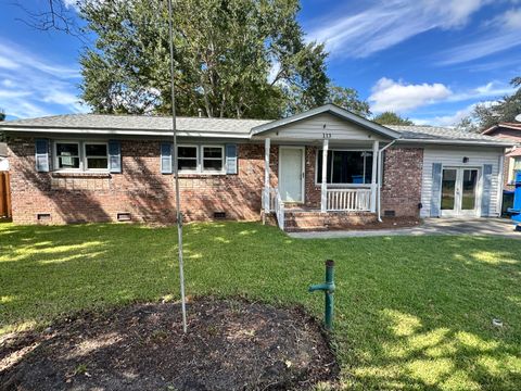 Photo of 113 Longleaf Drive, Summerville, SC 29483 (MLS # 25027681)