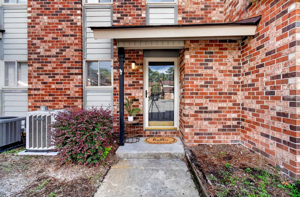 Photo of 404 Andrea Lane, Hanahan, SC 29410 (MLS # 26022570)