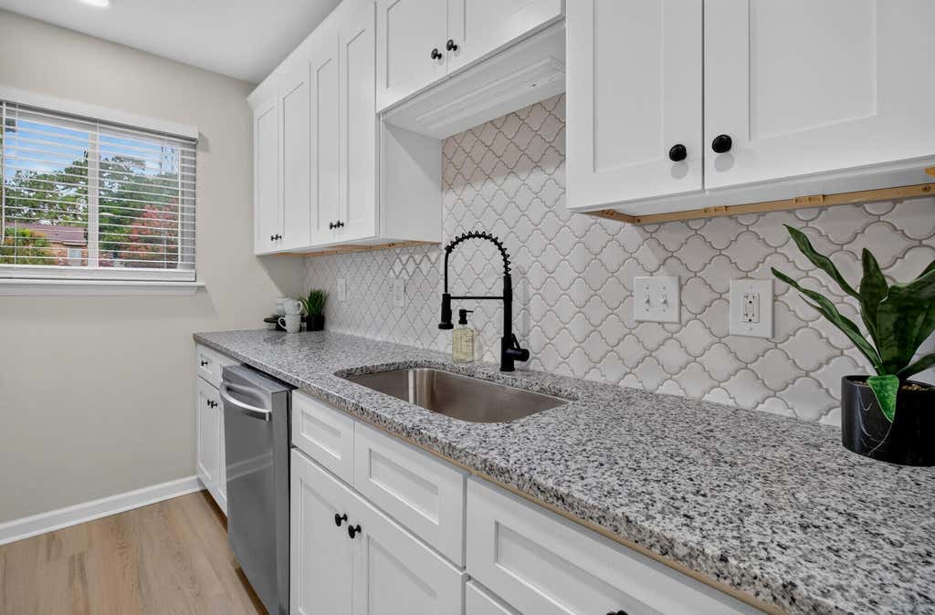 Photo of 404 Andrea Lane, Hanahan, SC 29410 (MLS # 26022570)