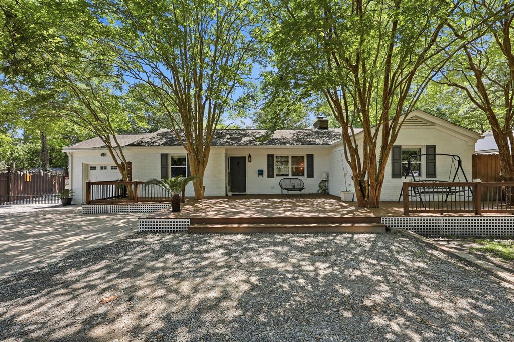 Photo of 1215 Wimbee Drive, Charleston, SC 29407 (MLS # 26013025)