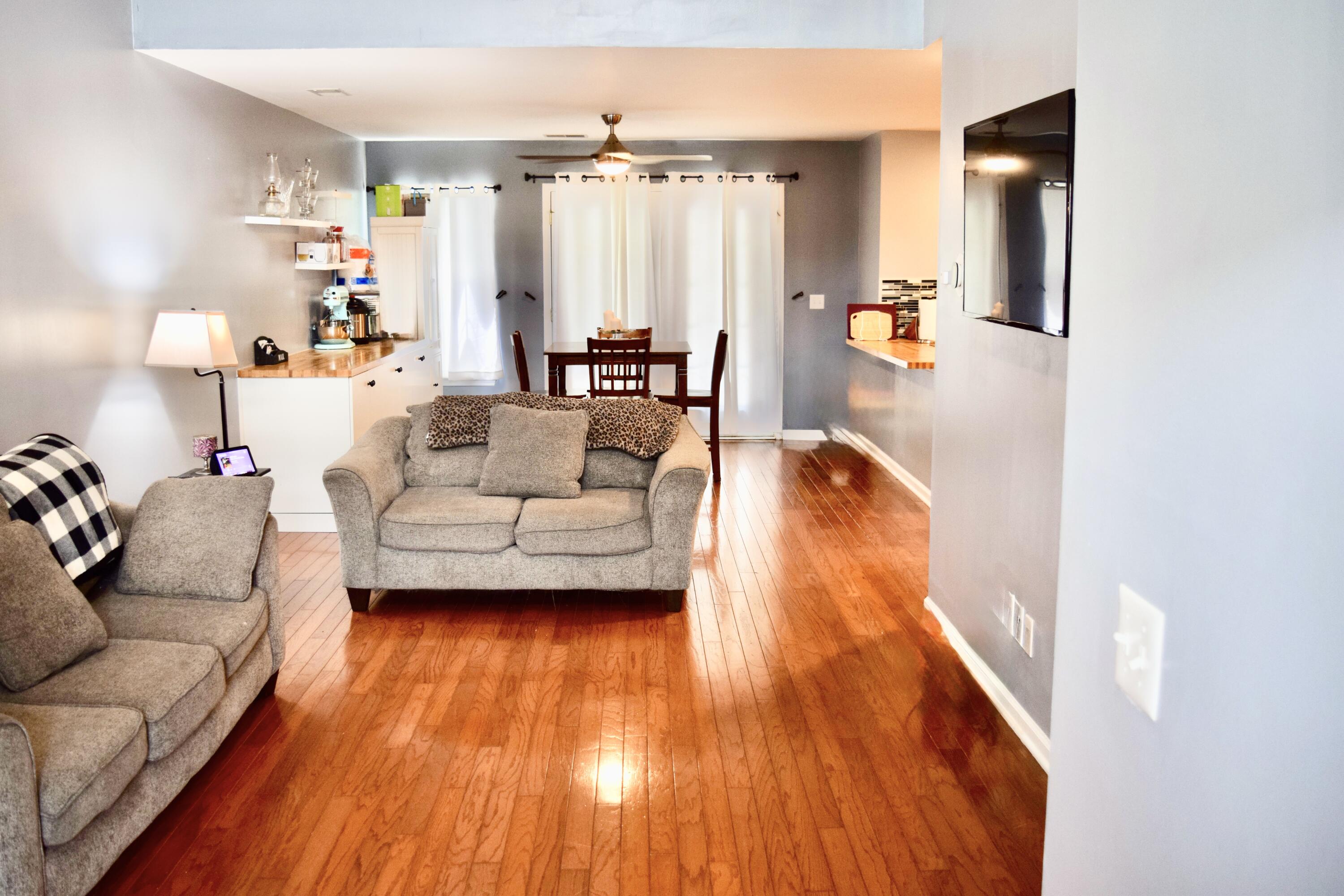 9122 Maple Grove Drive