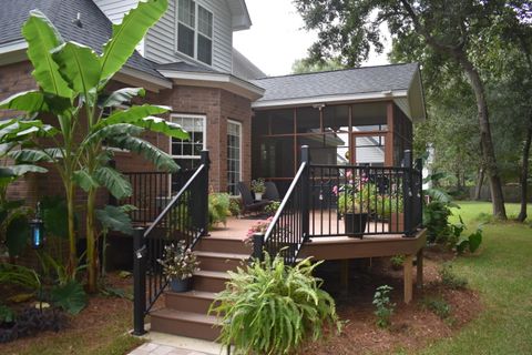 A home in North Charleston