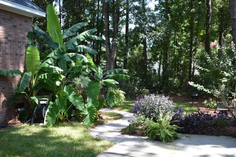 A home in North Charleston