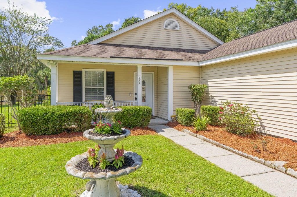 Photo of 240 Lytham Court, Charleston, SC 29414 (MLS # 26025665)