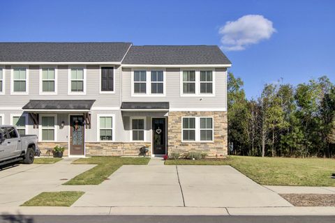 A home in North Charleston