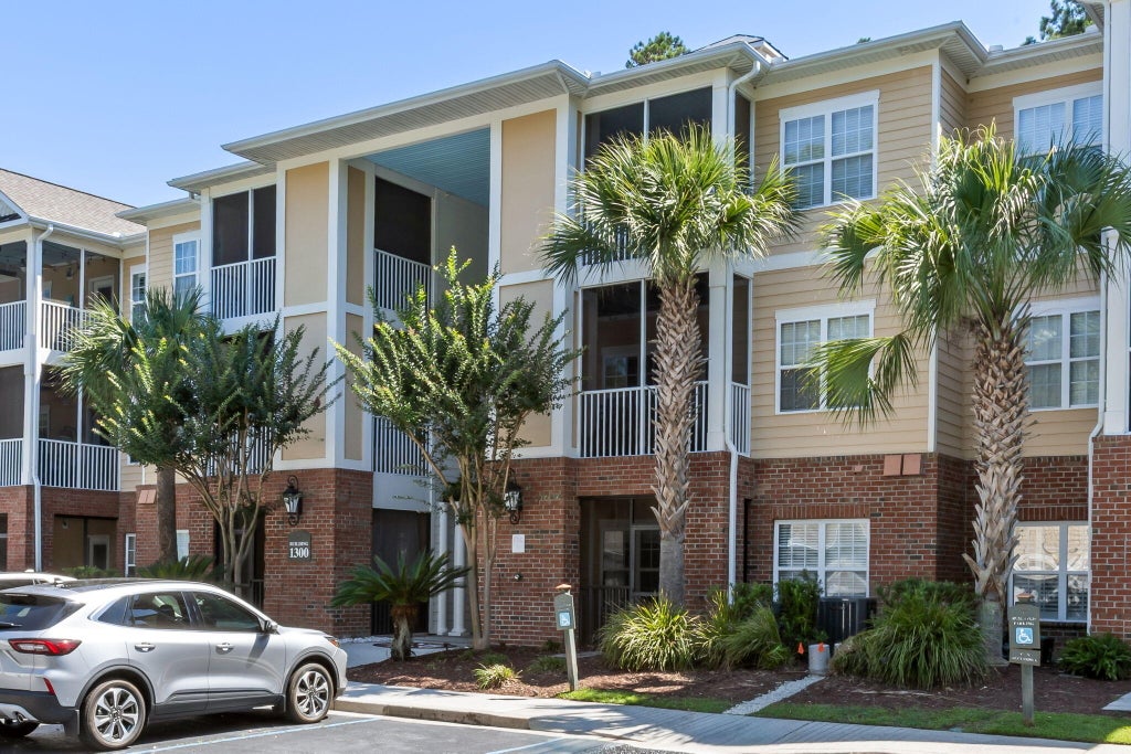 Photo of 1301 Basildon Road, Mount Pleasant, SC 29466 (MLS # 26016734)