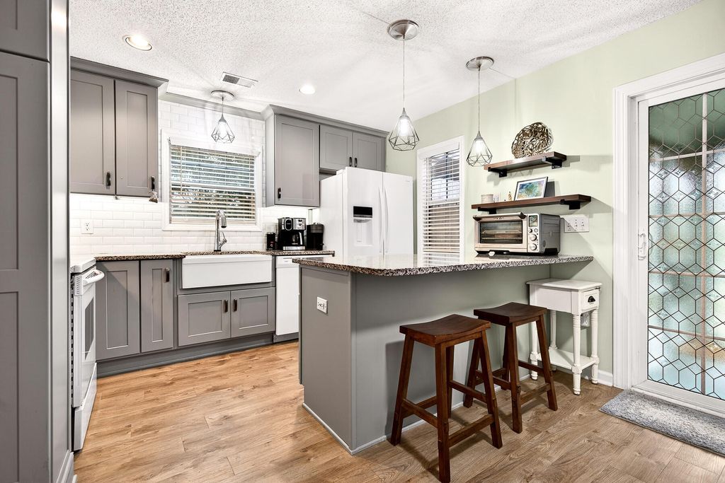 Photo of 300 Yellow Hawthorn Circle, Summerville, SC 29483 (MLS # 26007271)